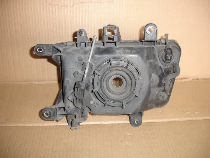 Фара оптика Toyota Hilux Surf L Цена указана за одну