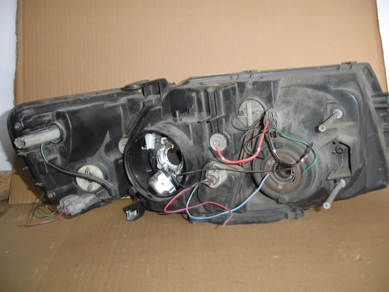 Фары оптика Nissan Bassara JU30 Цена указана за одну