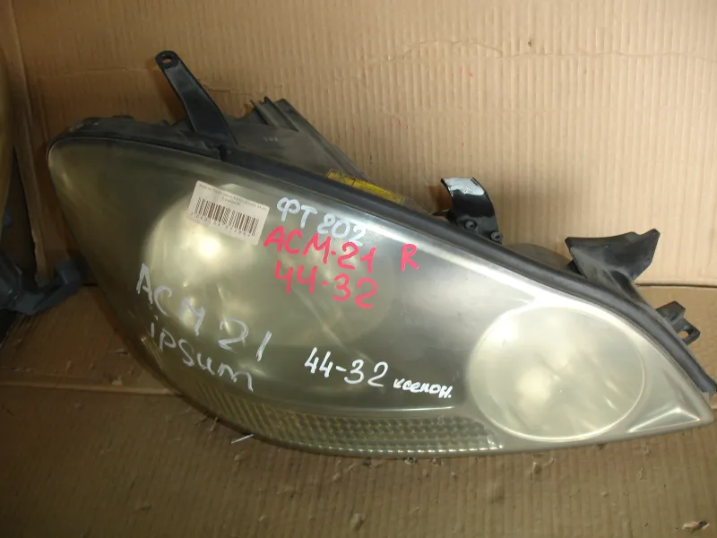 Фары оптика Toyota Ipsum Ксенон 2модель Черный фон правая