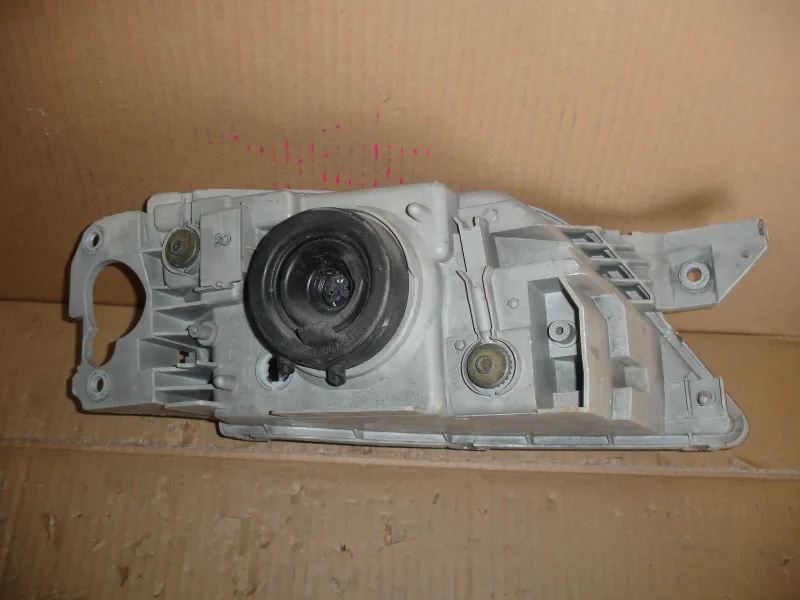 Фары оптика Mazda Premacy CP8W Цена указана за одну