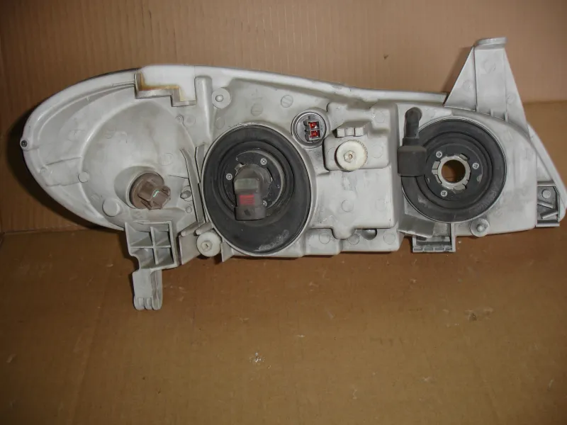 Фары оптика Nissan Cefiro A33 Цена указана за одну