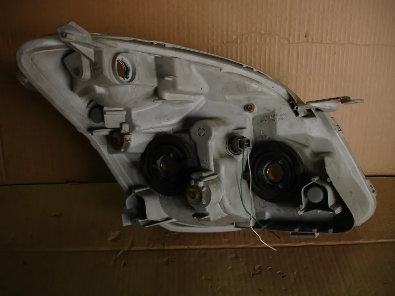 Фары оптика Toyota Corolla Spacio nze 121 Цена указана за одну