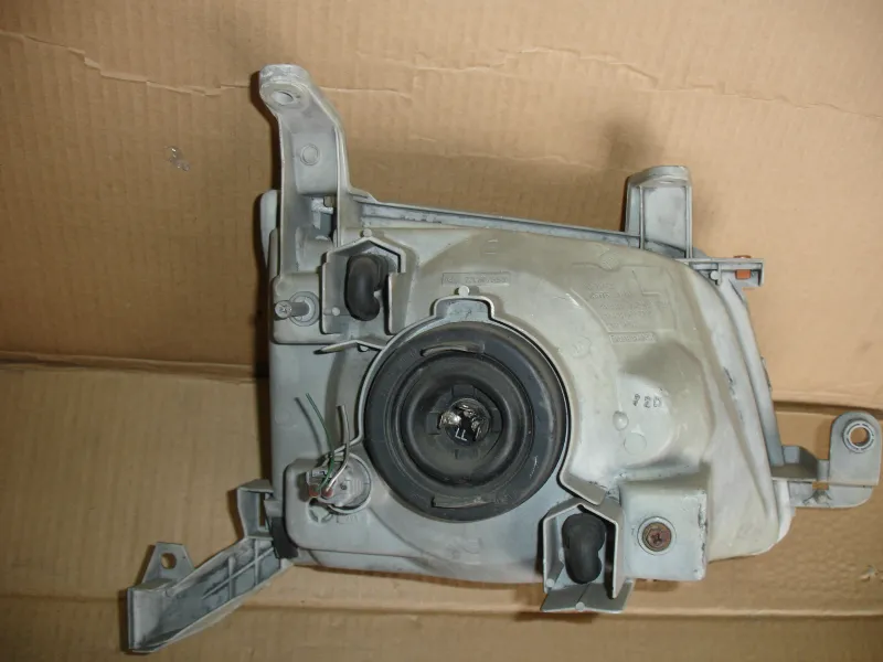 Фары оптика Toyota Toyota Liteace Noah галоген цена за одну