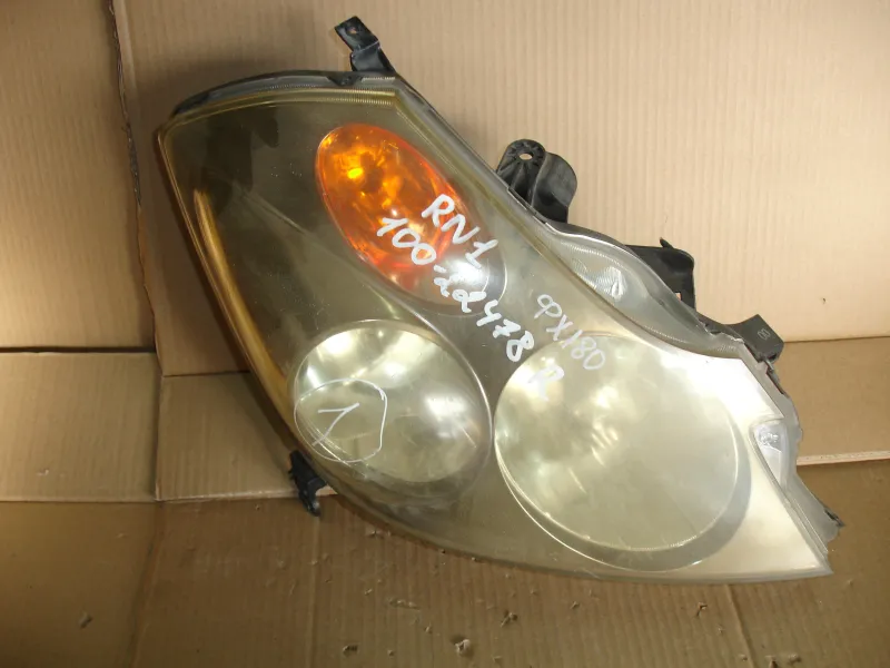 Фара  Honda Stream RN1 Цена указана за одну