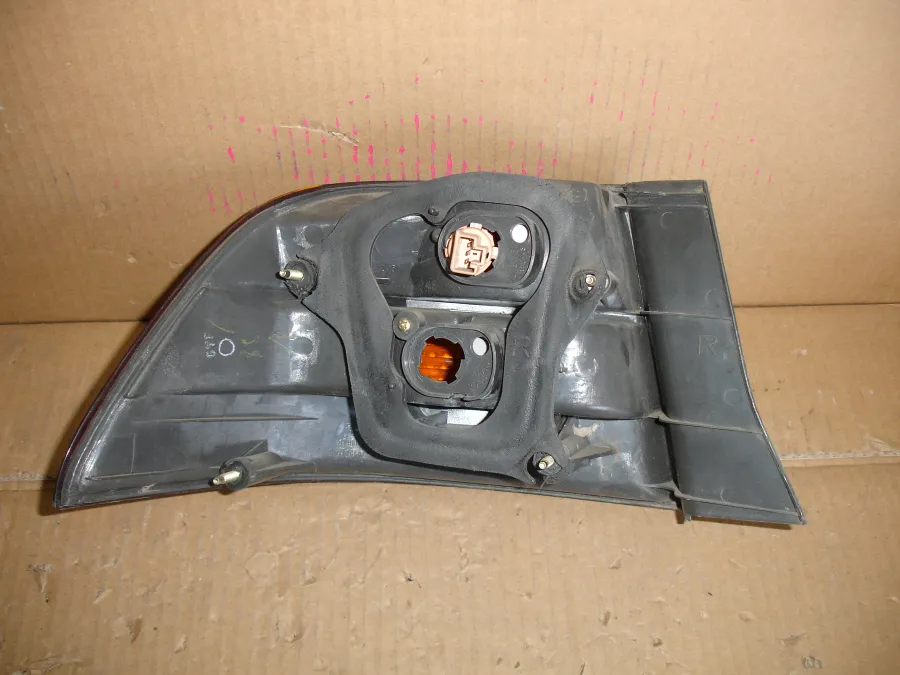 Фонарь стоп-сигнала Toyota Windom MCV20 цена за один