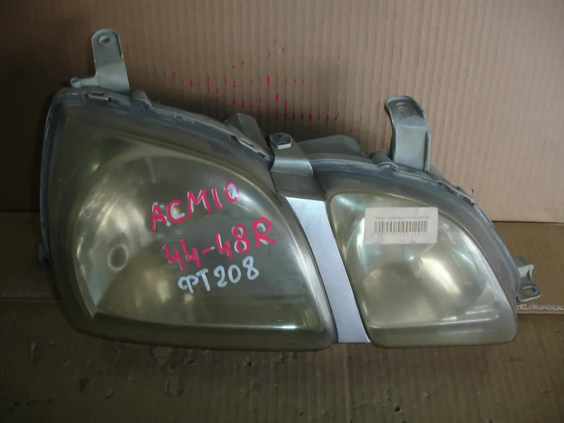 Фары оптика Toyota Gaia ACM10G Цена указана за одну