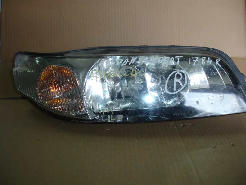 Фары оптика Nissan Expert VW11 Цена указана за одну