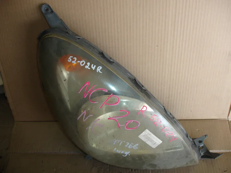 Фары оптика Toyota Funcargo NCP21 Цена указана за одну