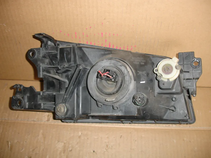 Фары оптика Mazda Demio DW3W Цена указана за одну