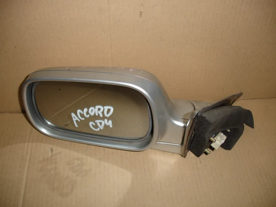 Зеркало боковое левое Honda Accord CD4 серебро