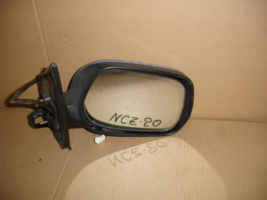 Зеркало боковое правое Toyota Vitz NCZ20 голубое