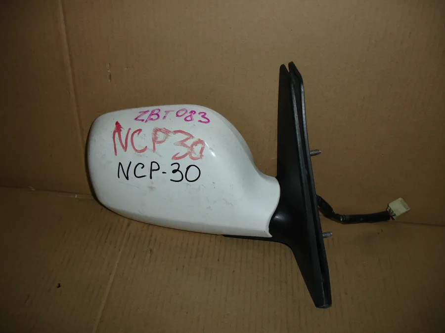 Зеркало боковое правое Toyota BB NCP30 белое
