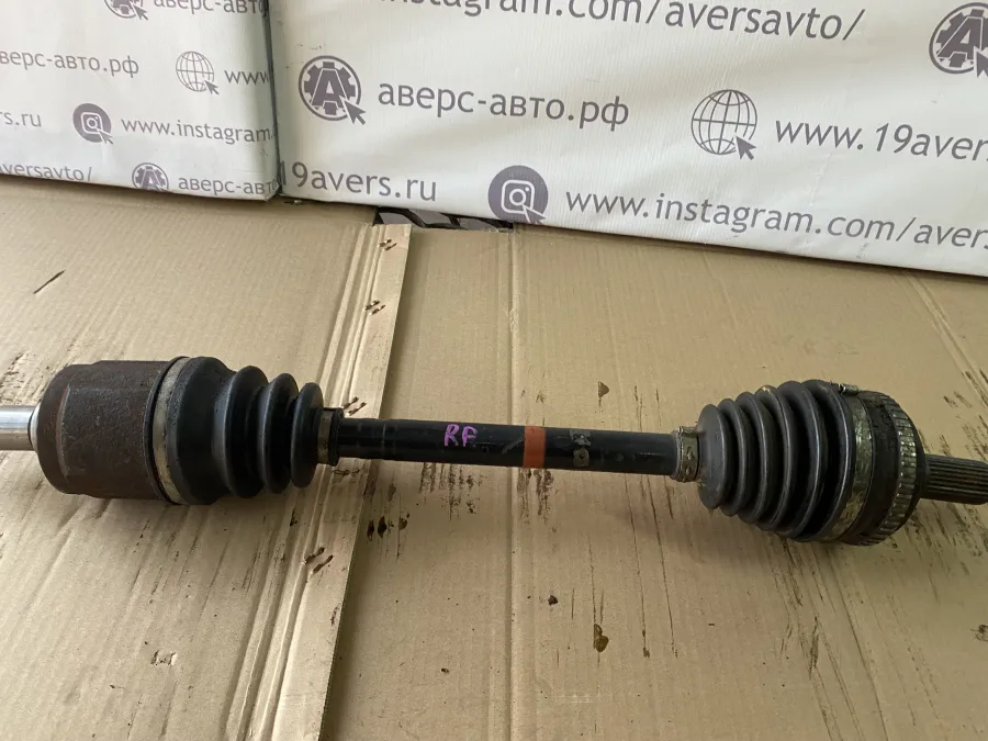 Привод передний правый в сборе Honda Stepwgn RF1