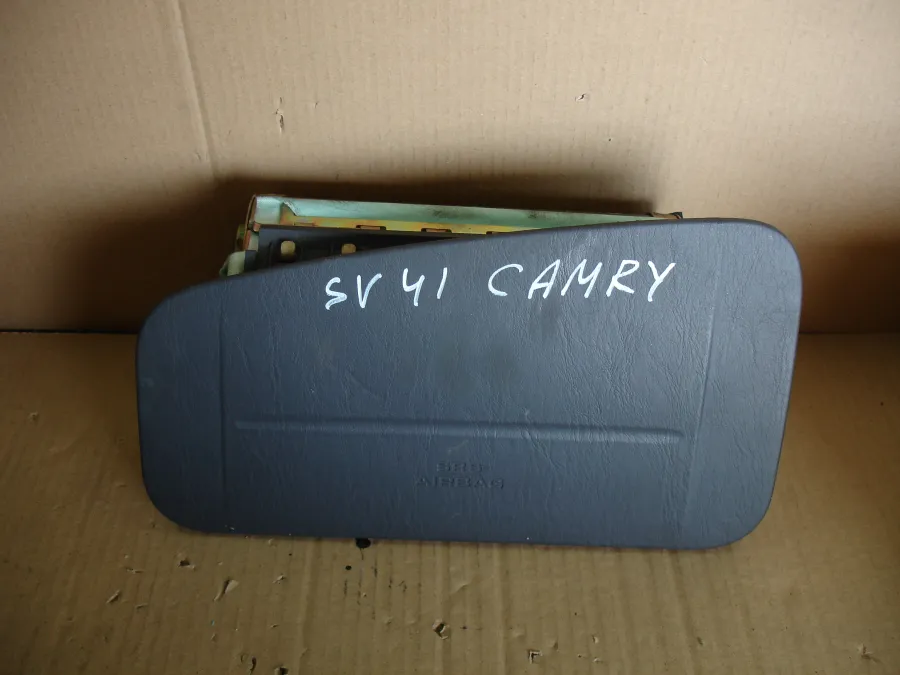 Аирбаг пассажирский на Toyota Camry SV41