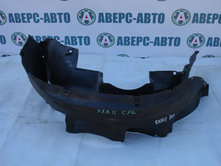 Подкрылок передний правый Toyota RAV4 SXA11