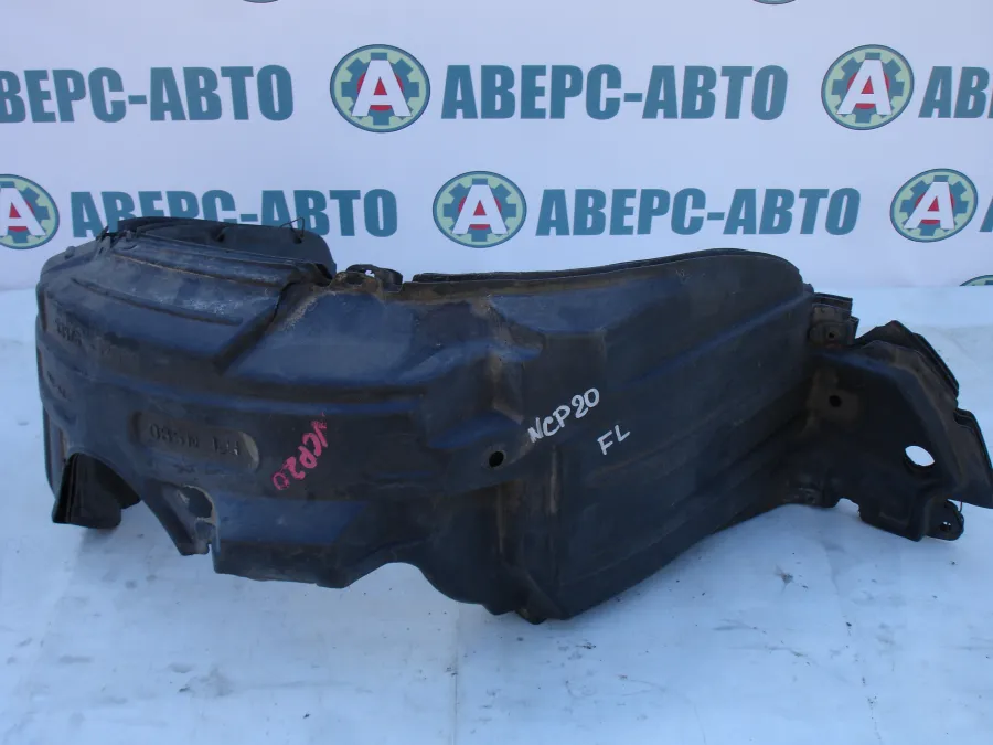 Подкрылок передний левый Toyota Funcargo NCP20