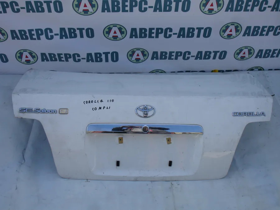 Крышка багажника Toyota Corolla AE110 белая