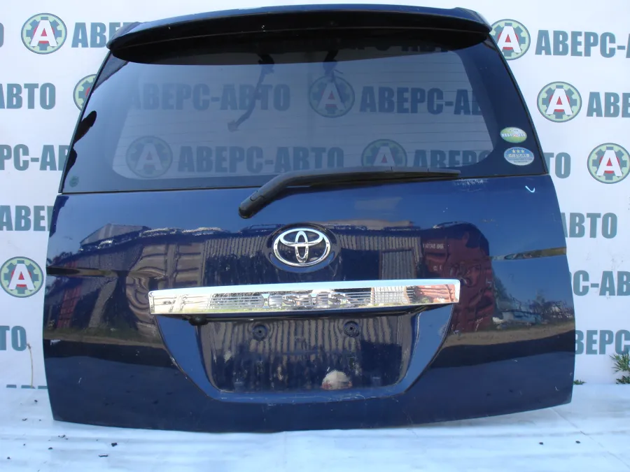Дверь багажника Toyota Isis ANM10W темно-синяя