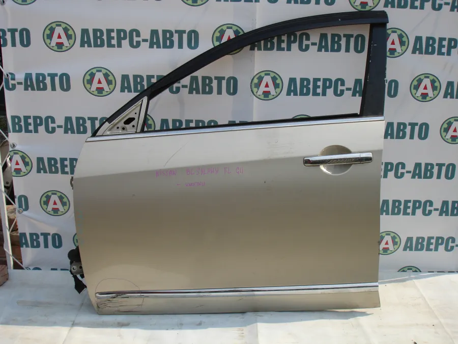 Дверь боковая левая передняя Nissan Bluebird Sylphy G11 металлик