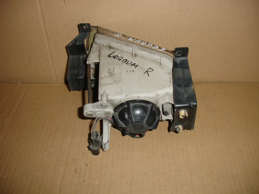 Фара противотуманная правая Mitsubishi Legnum EC3W
