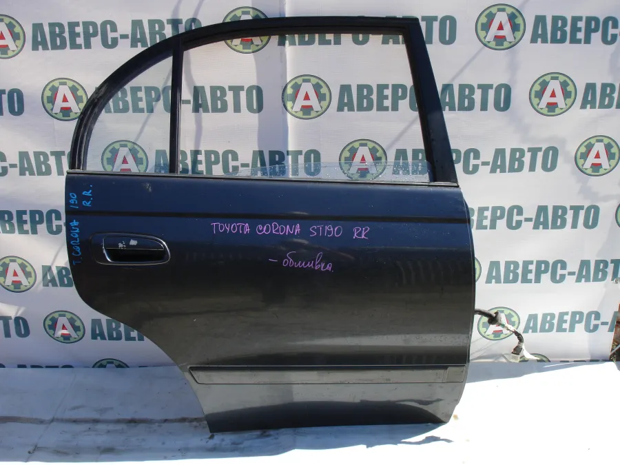 Дверь боковая задняя правая Toyota Corona CT190 черная