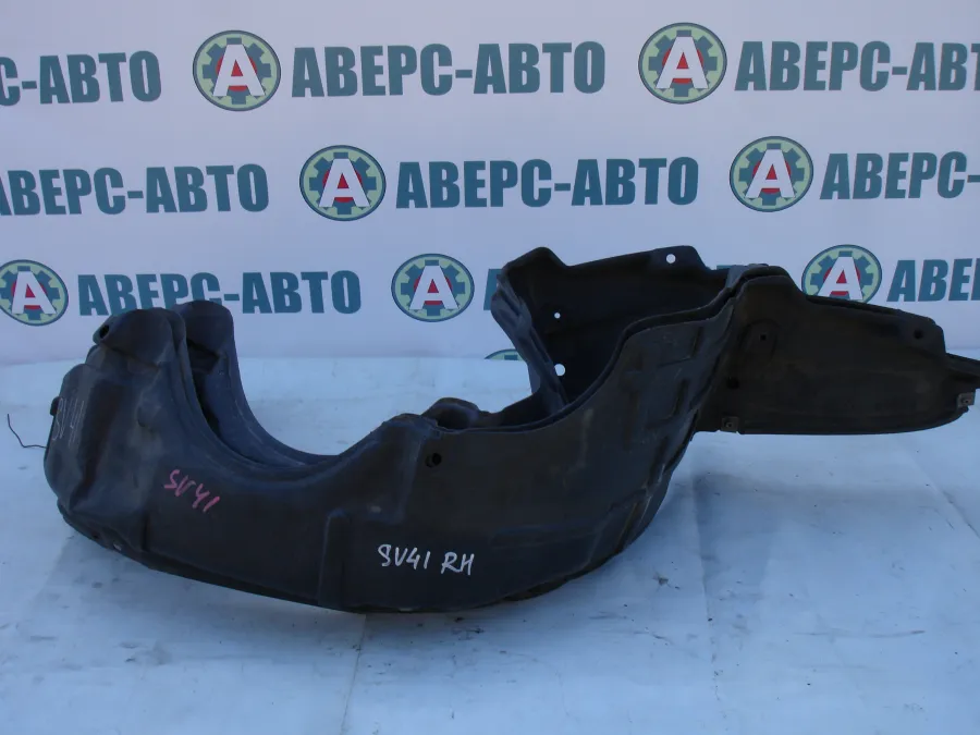 Подкрылок передний правый Toyota Camry SV41