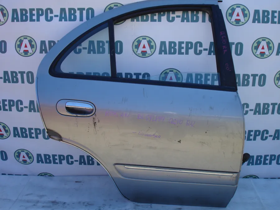 Дверь боковая правая задняя Nissan Bluebird Sylphy QG10 серебро