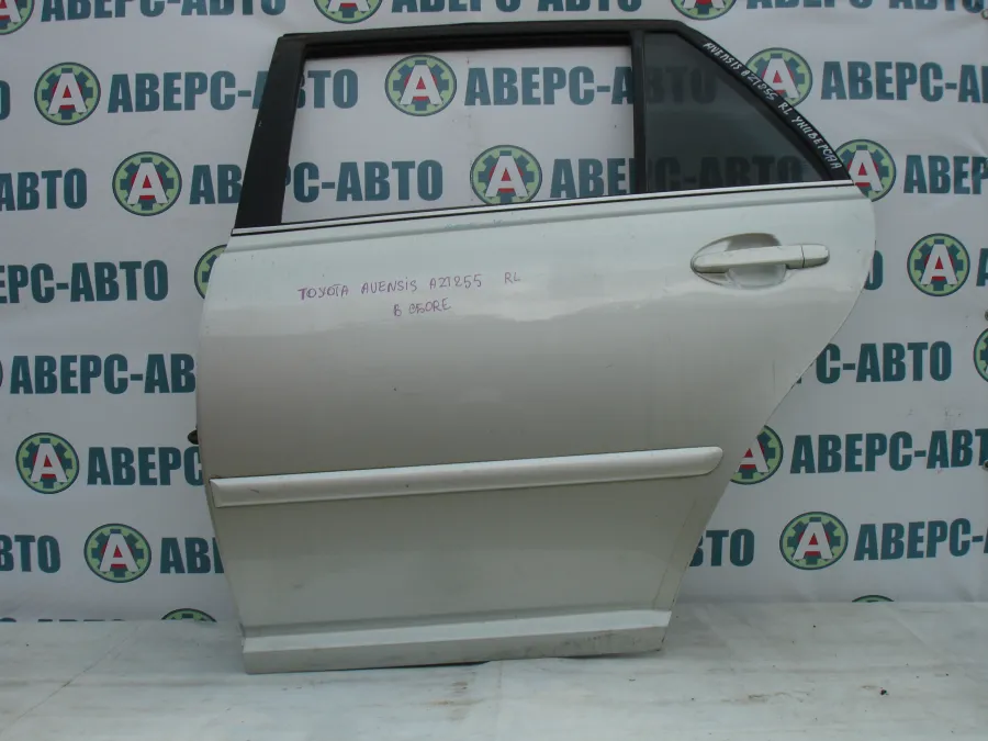 Дверь боковая левая задняя Toyota Avensis AZT250 серебро