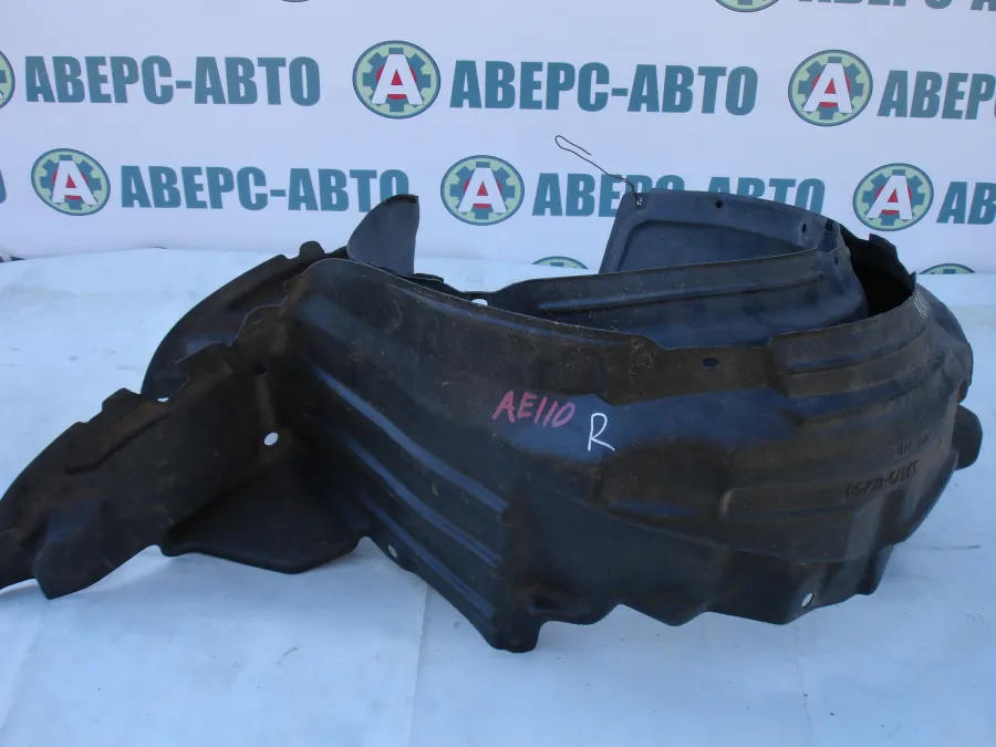 Подкрылок передний правый Toyota Sprinter AE110