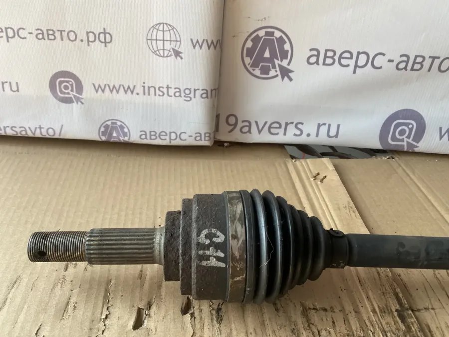 Привод передний правый в сборе Nissan Bluebird G11
