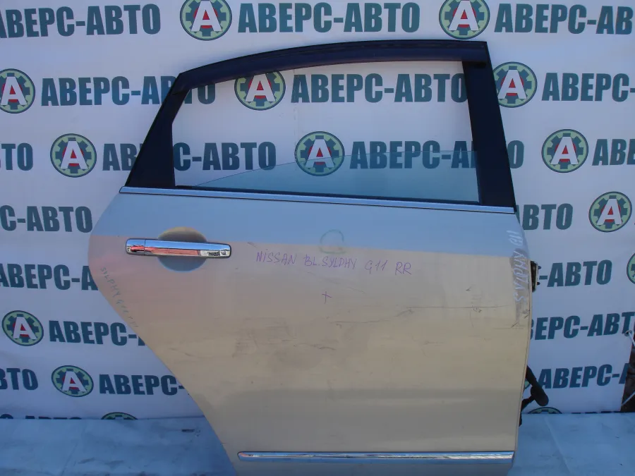 Дверь боковая правая задняя Nissan Bluebird Sylphy G11 перламутр