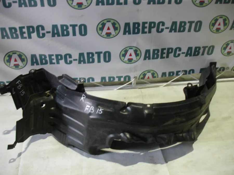 Подкрылок правый Nissan Sunny FB15