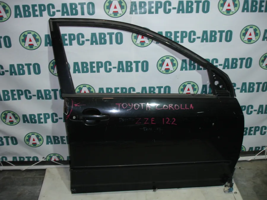 Дверь боковая правая передняя Toyota Corolla ZZE122 черная
