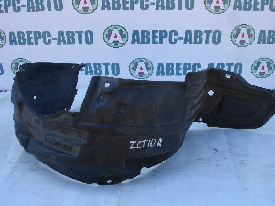 Подкрылок передний правый Toyota OPA ZCT10