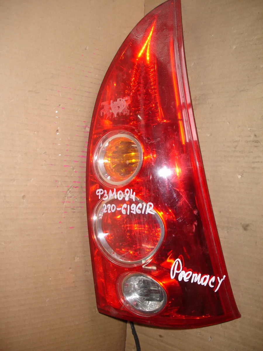 Фонарь стоп-сигнала Mazda Premacy CP8W