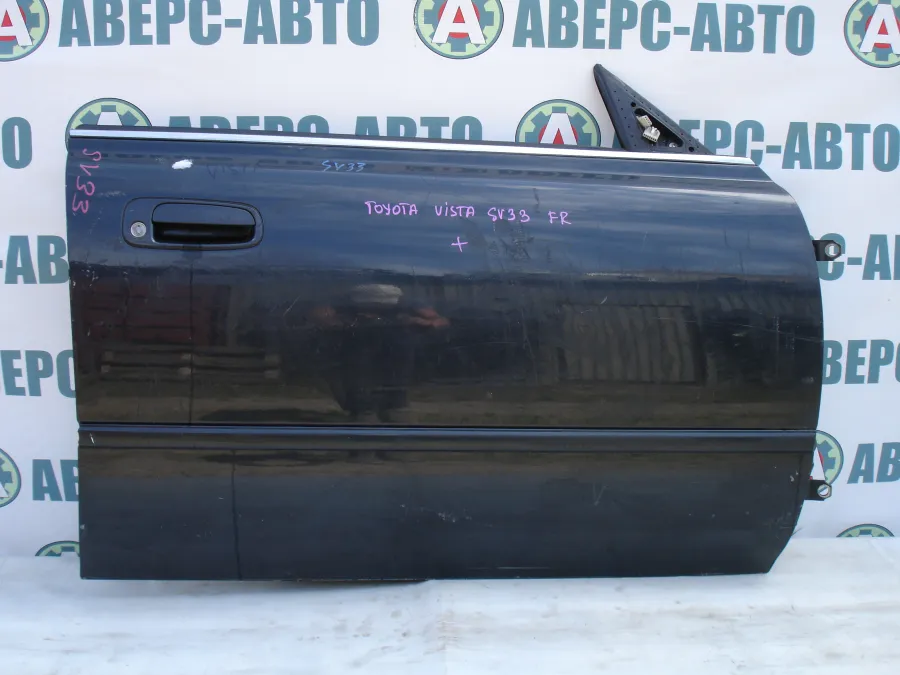 Дверь боковая правая передняя Toyota Vista SV32 черная