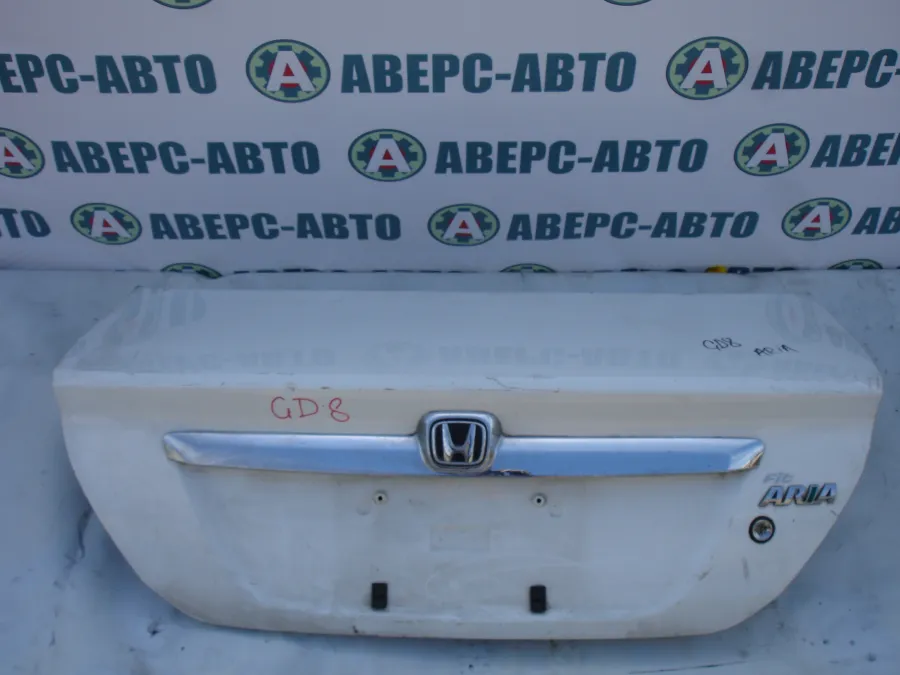 Крышка багажника Honda FIT Aria GD8 белая