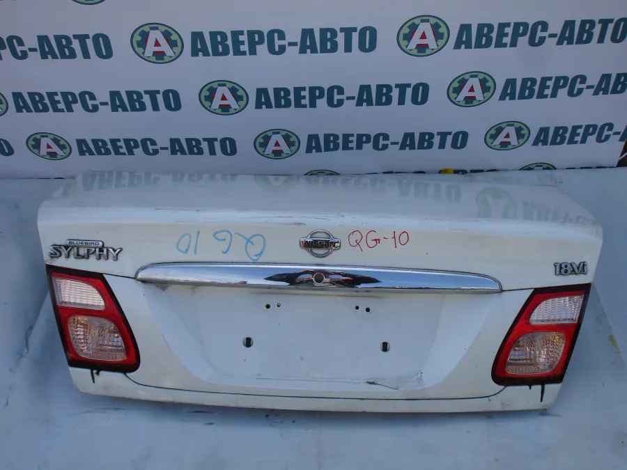 Крышка багажника Nissan Bluebird Sylphy QG10 белая