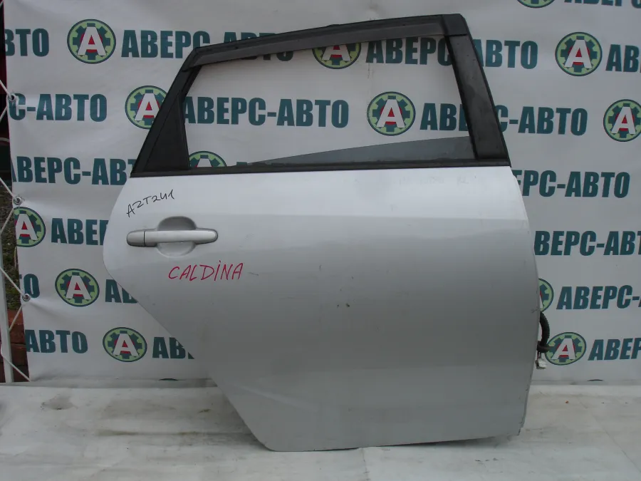Дверь боковая правая задняя Toyota Caldina ZZT241 серебро