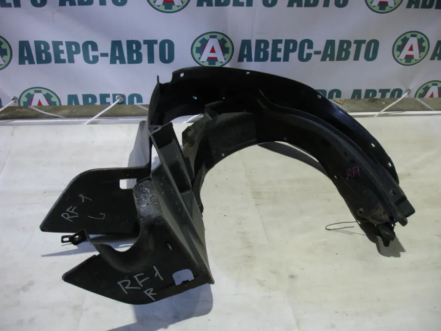 Подкрылок левый/правый Honda Stepwgn RF1