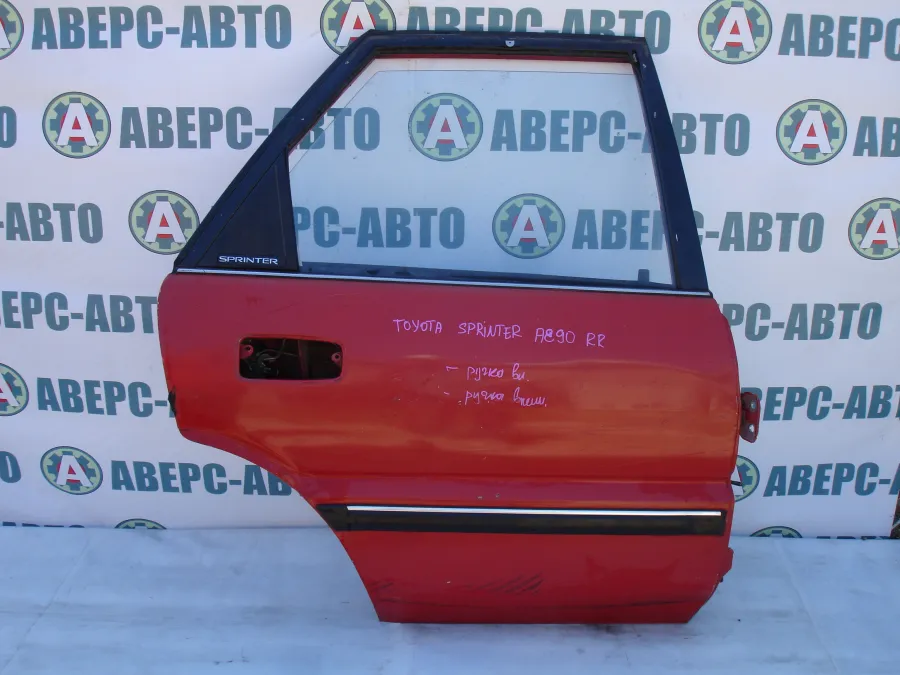 Дверь боковая права задняя Toyota Sprinter AE91 красная