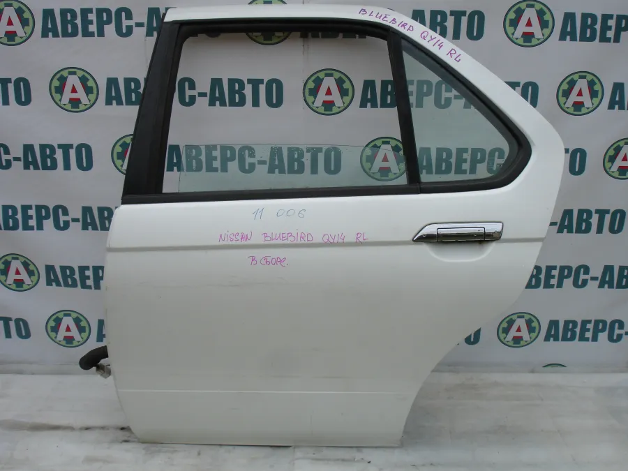 Дверь боковая левая задняя Nissan Bluebird EU14 белая