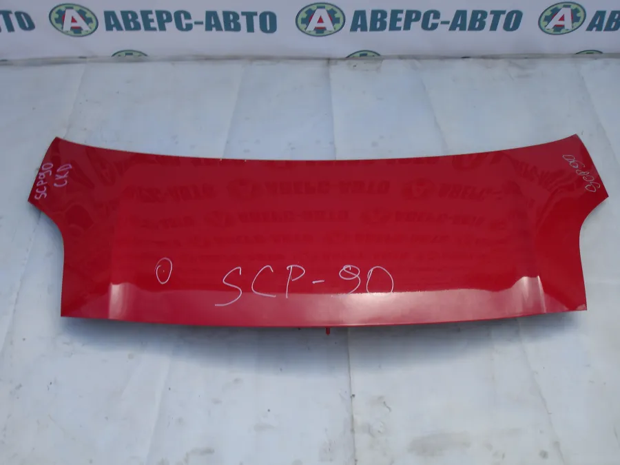 Капот Toyota Vitz SCP90 красный