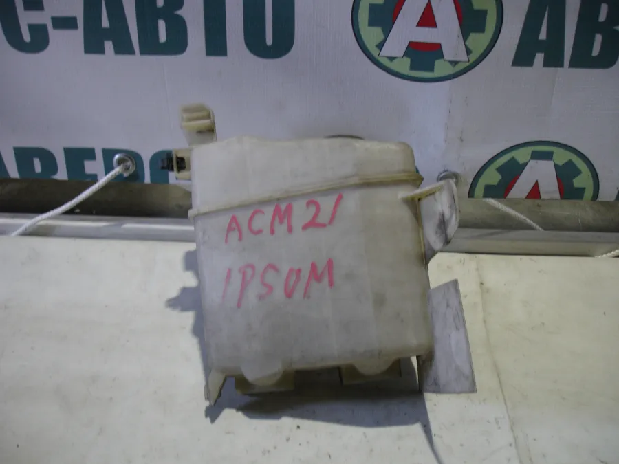 Бачок омывателя Toyota Ipsum ACM21