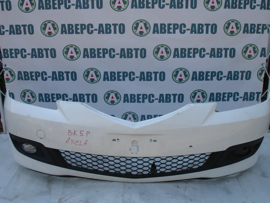 Бампер передний Mazda Axela BK5P белый