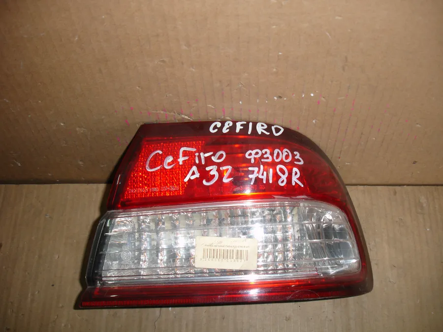 Фонарь стоп-сигнала Nissan Cefiro A32