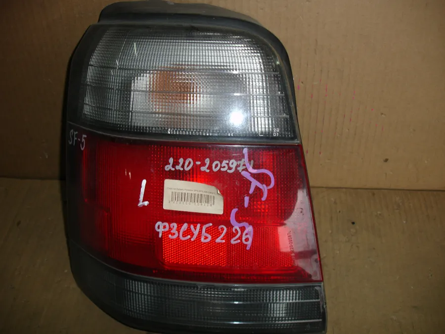 Фонарь стоп-сигнала Subaru Forester SF5