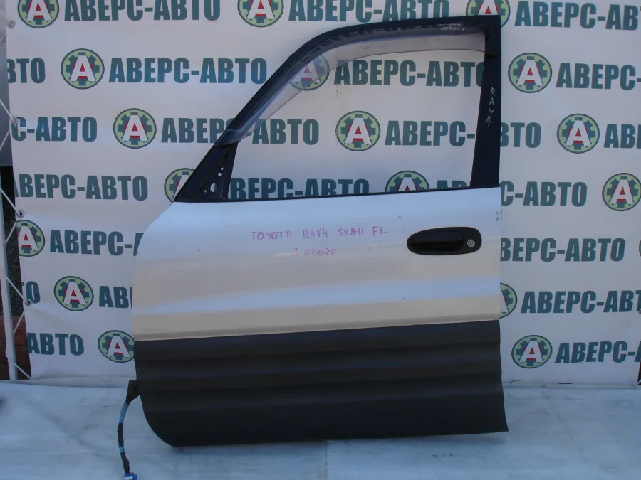 Дверь боковая левая передняя Toyota RAV4 SXA11 белая