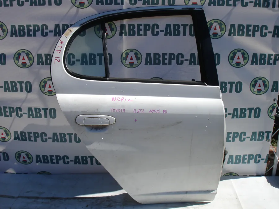 Дверь боковая задняя правая Toyota Platz NCP12 белая