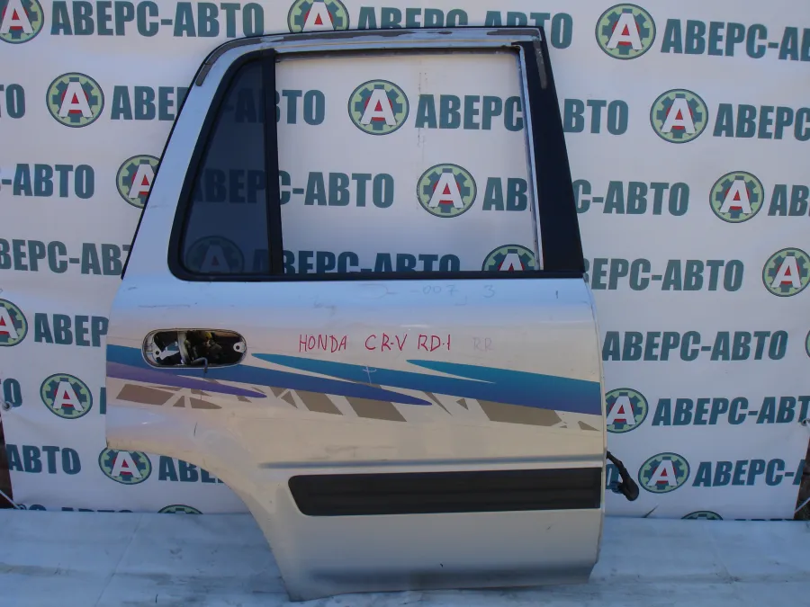 Дверь боковая правая задняя Honda CR-V RD1 серебро